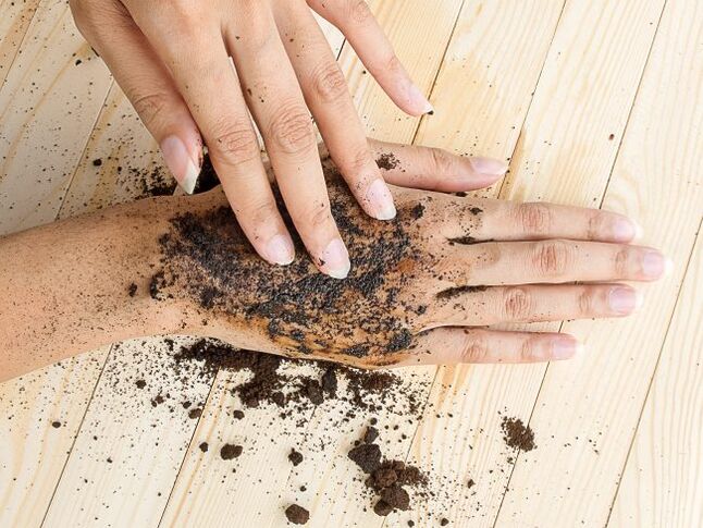 Salz a Kaffi Hand scrubben